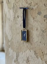 Charger l'image dans la galerie, Cadre-Bijou avec cyanotype (ombrelle)