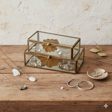 Charger l'image dans la galerie, Boîtes à Bijoux vintage en Verre et Laiton patiné