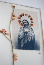 Charger l&#39;image dans la galerie, Photographie cyanotype avec fleurs séchées