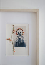 Charger l&#39;image dans la galerie, Photographie cyanotype avec fleurs séchées